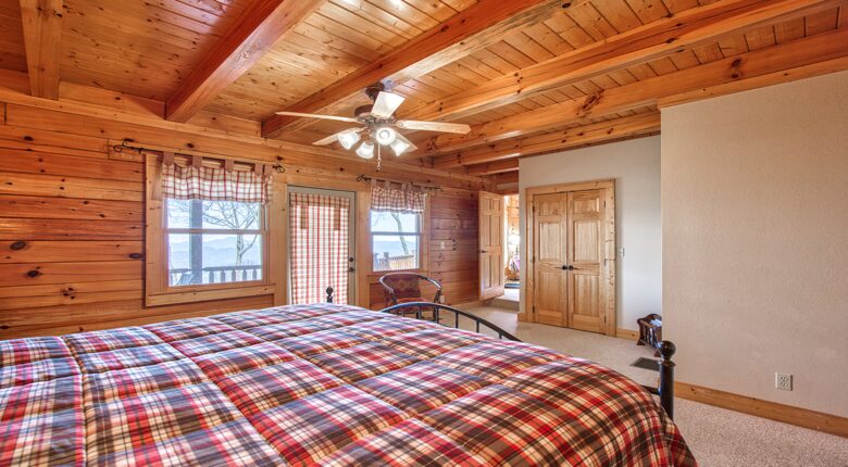 Wings of Dawn Smoky Mountain Retreat - Maggie Valley, North Carolina