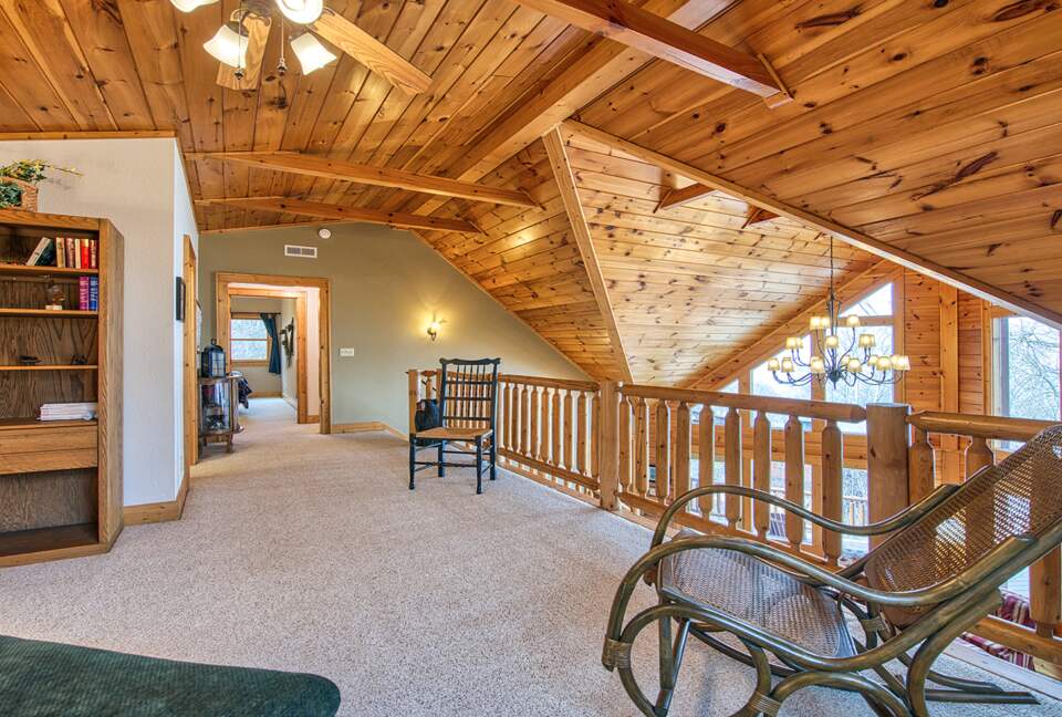 Wings of Dawn Smoky Mountain Retreat - Maggie Valley, North Carolina