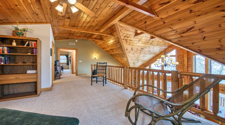 Wings of Dawn Smoky Mountain Retreat - Maggie Valley, North Carolina