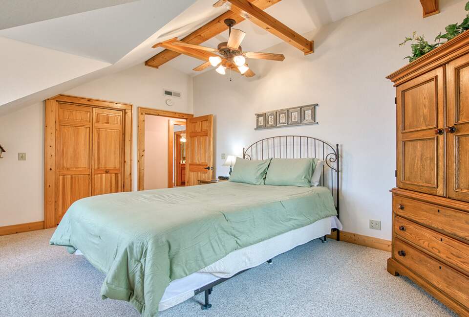 Wings of Dawn Smoky Mountain Retreat - Maggie Valley, North Carolina