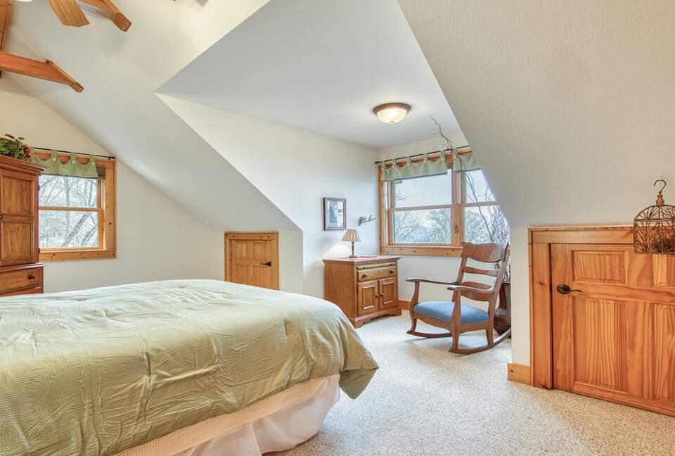 Wings of Dawn Smoky Mountain Retreat - Maggie Valley, North Carolina