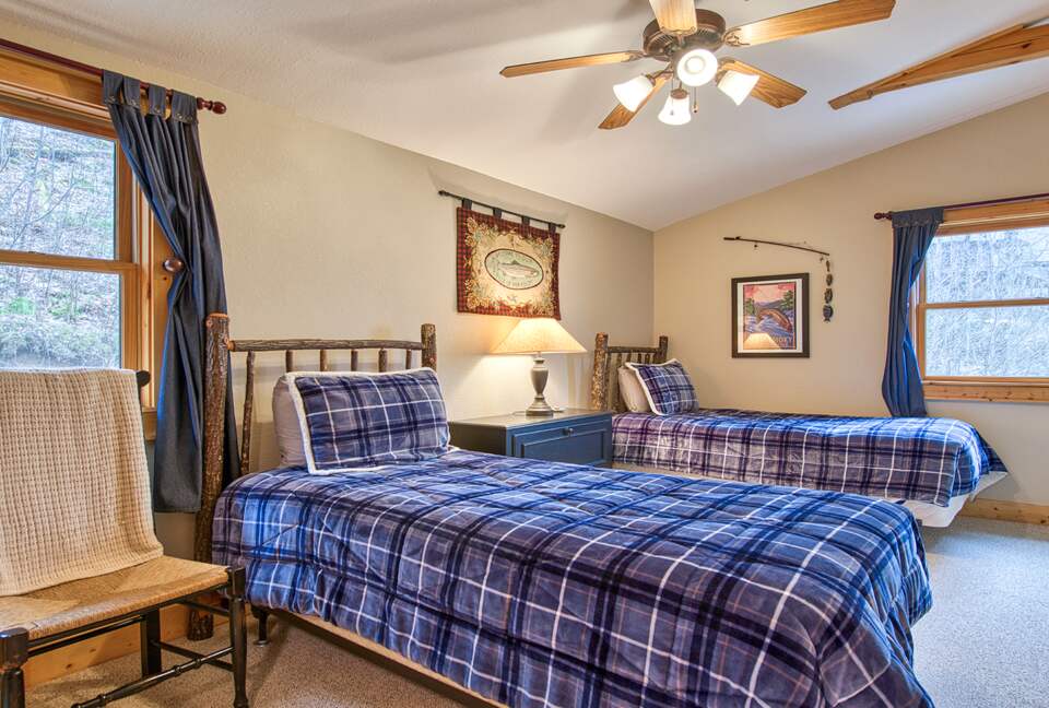 Wings of Dawn Smoky Mountain Retreat - Maggie Valley, North Carolina