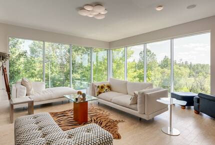 Artistic and Spacious Estate Home on River Park in Calgary Center - Calgary, Canada