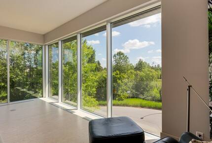 Artistic and Spacious Estate Home on River Park in Calgary Center - Calgary, Canada