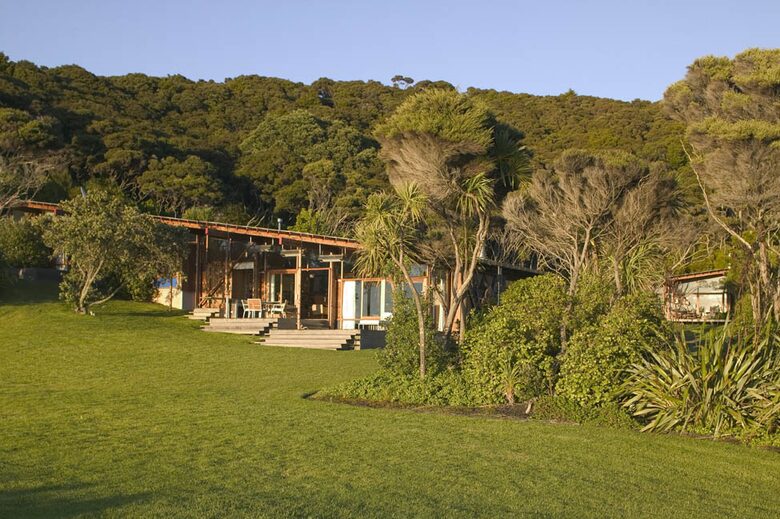 Moturua Private Island (R) - Bay of Islands, New Zealand