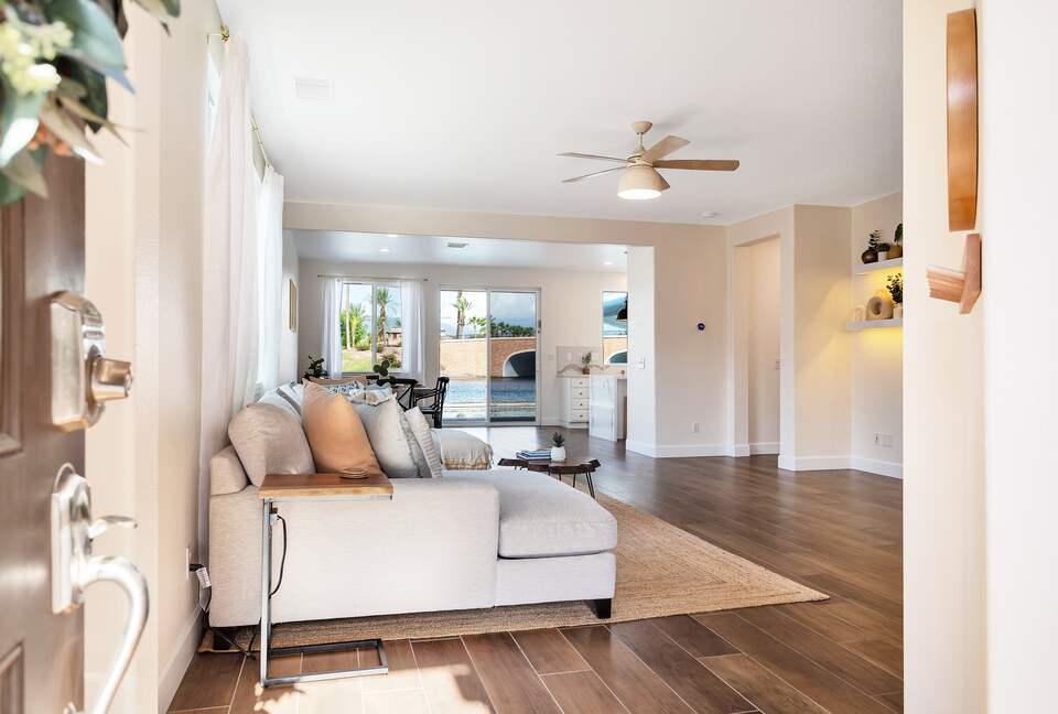 Tramonto Sul Lago Amazing Lakeside Home - Indio, California