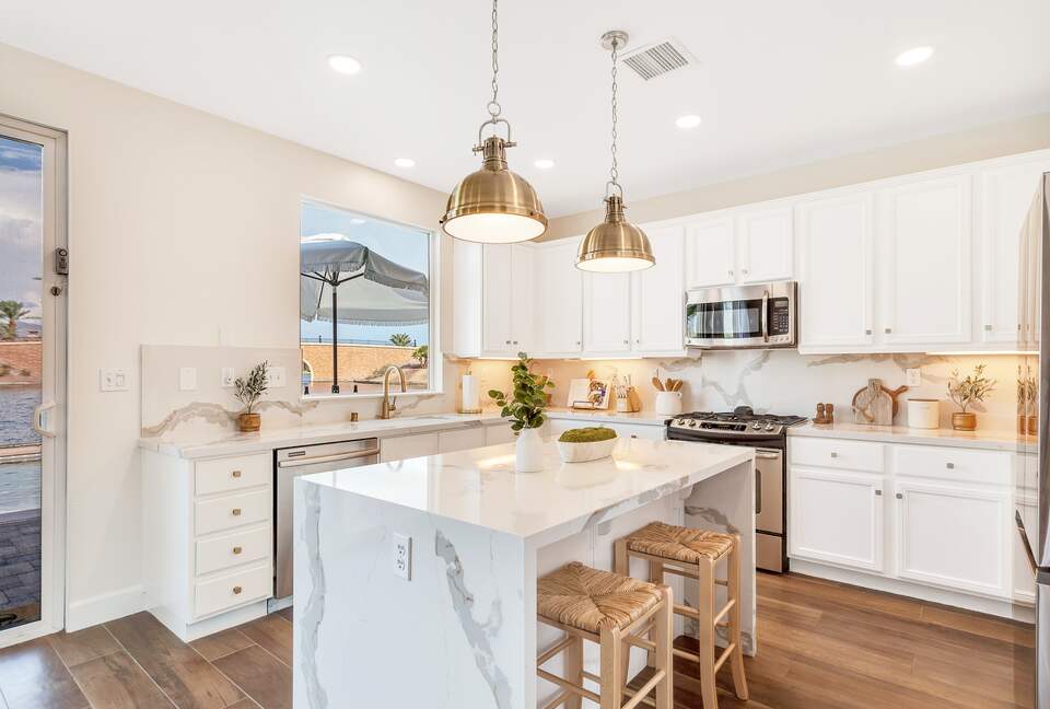 Tramonto Sul Lago Amazing Lakeside Home - Indio, California