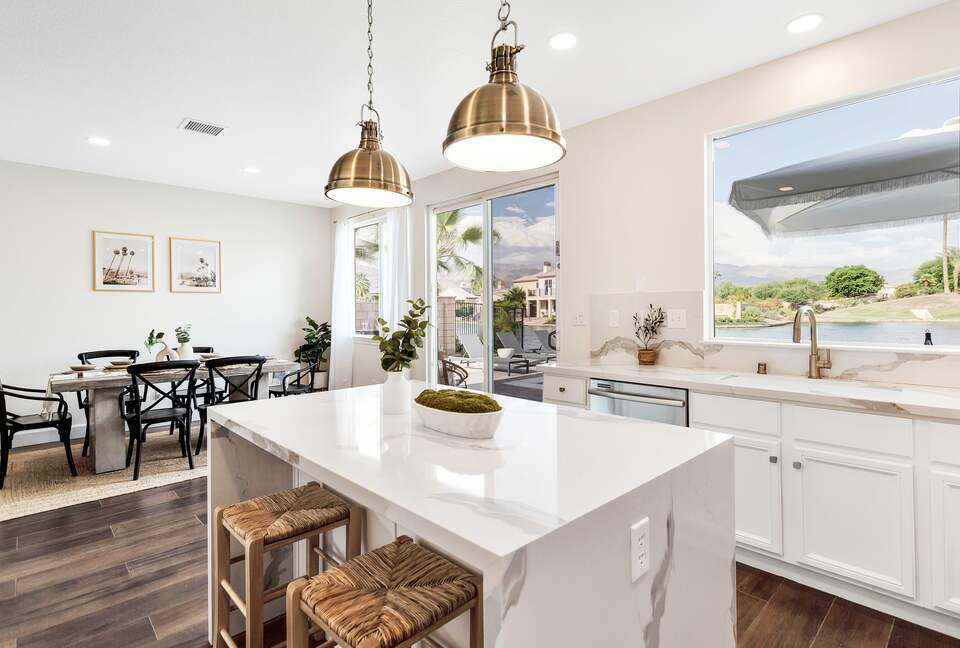 Tramonto Sul Lago Amazing Lakeside Home - Indio, California