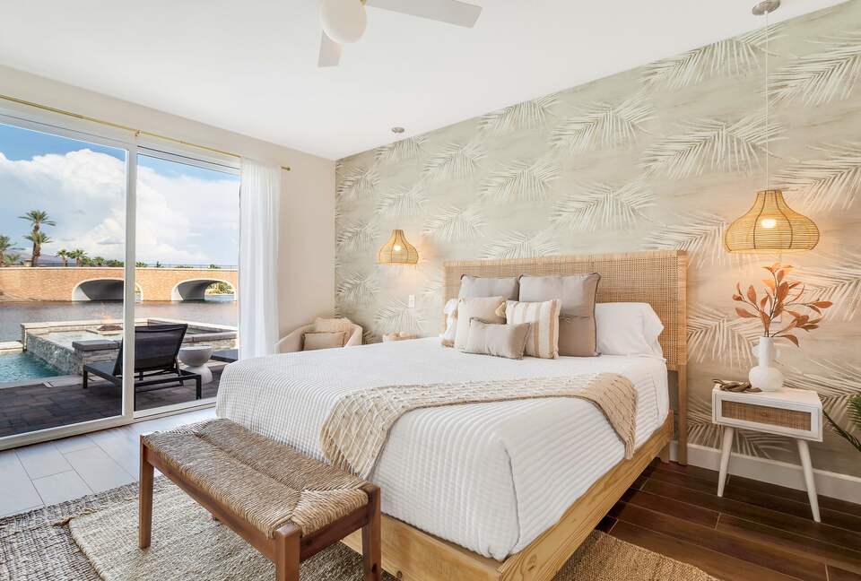 Tramonto Sul Lago Amazing Lakeside Home - Indio, California