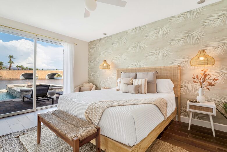 Tramonto Sul Lago Amazing Lakeside Home - Indio, California