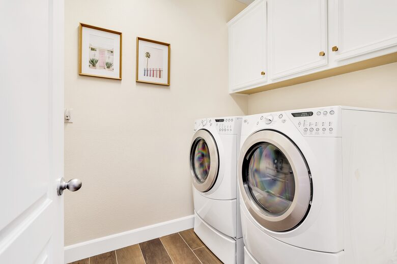 Tramonto Sul Lago Amazing Lakeside Home - Indio, California