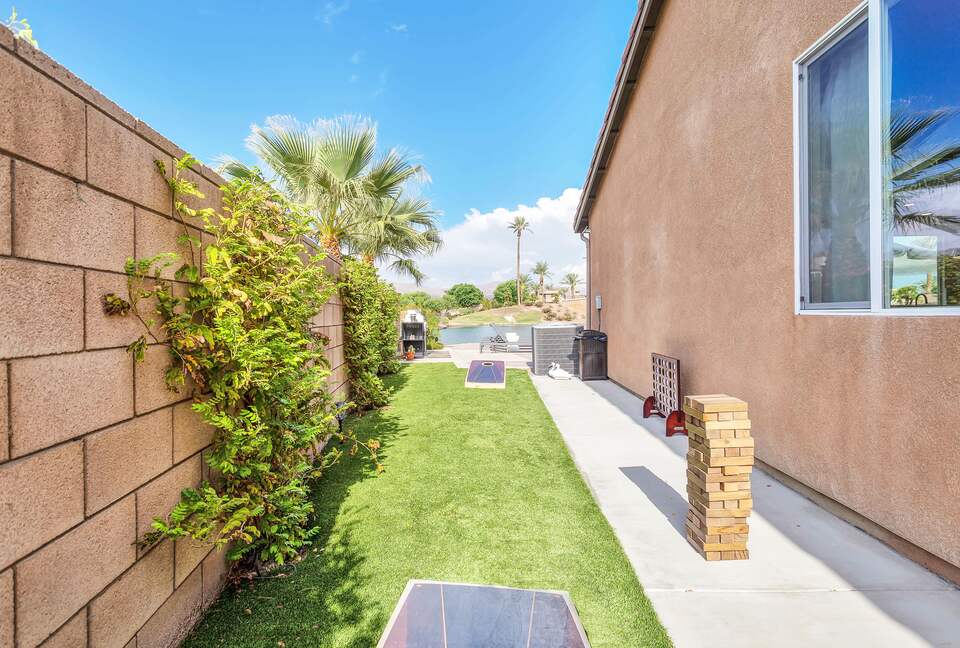 Tramonto Sul Lago Amazing Lakeside Home - Indio, California