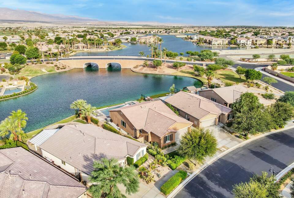 Tramonto Sul Lago Amazing Lakeside Home - Indio, California