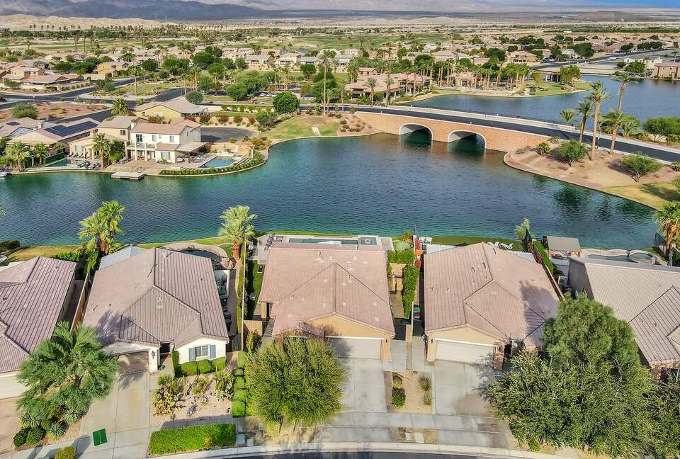 Tramonto Sul Lago Amazing Lakeside Home - Indio, California