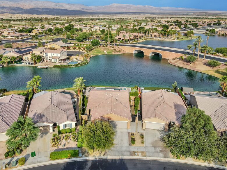 Tramonto Sul Lago Amazing Lakeside Home - Indio, California