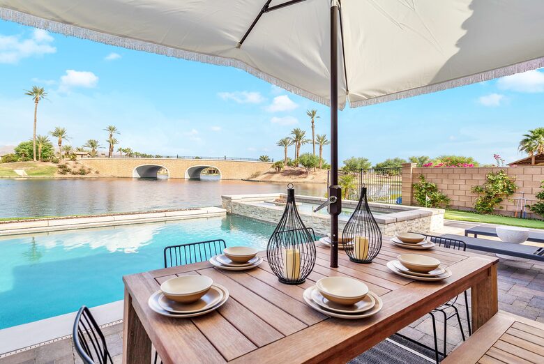 Tramonto Sul Lago Amazing Lakeside Home - Indio, California