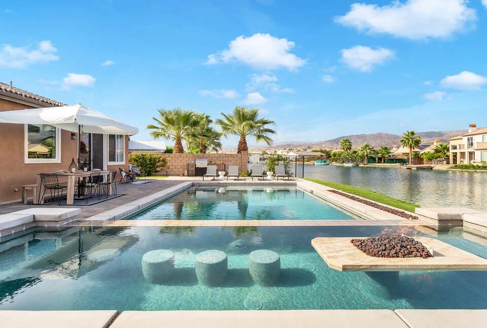 Tramonto Sul Lago Amazing Lakeside Home - Indio, California