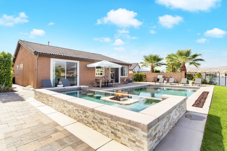 Tramonto Sul Lago Amazing Lakeside Home - Indio, California