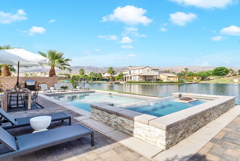 Tramonto Sul Lago Amazing Lakeside Home - Indio, California