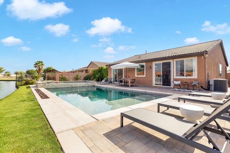 Tramonto Sul Lago Amazing Lakeside Home - Indio, California