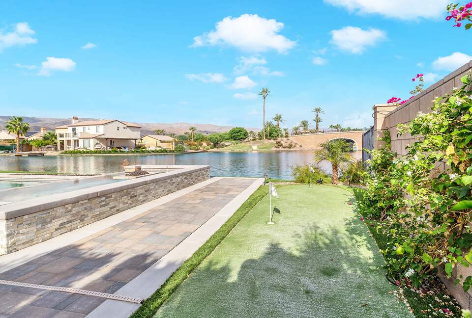 Tramonto Sul Lago Amazing Lakeside Home - Indio, California