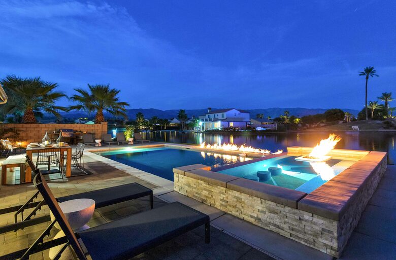 Tramonto Sul Lago Amazing Lakeside Home - Indio, California