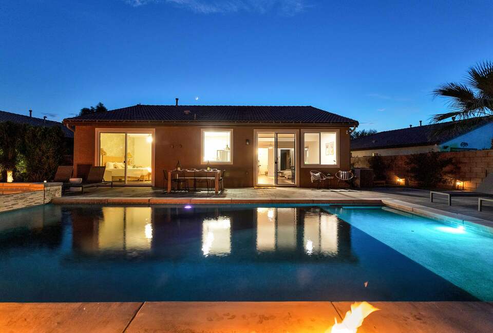 Tramonto Sul Lago Amazing Lakeside Home - Indio, California