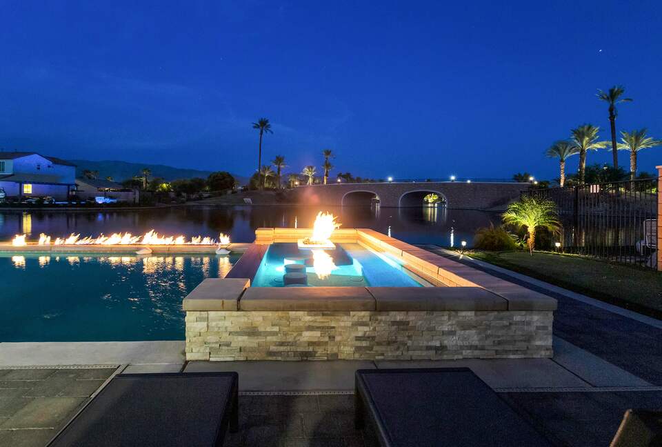 Tramonto Sul Lago Amazing Lakeside Home - Indio, California