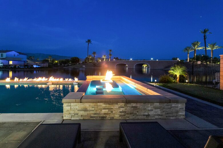 Tramonto Sul Lago Amazing Lakeside Home - Indio, California