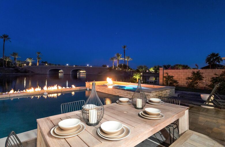 Tramonto Sul Lago Amazing Lakeside Home - Indio, California