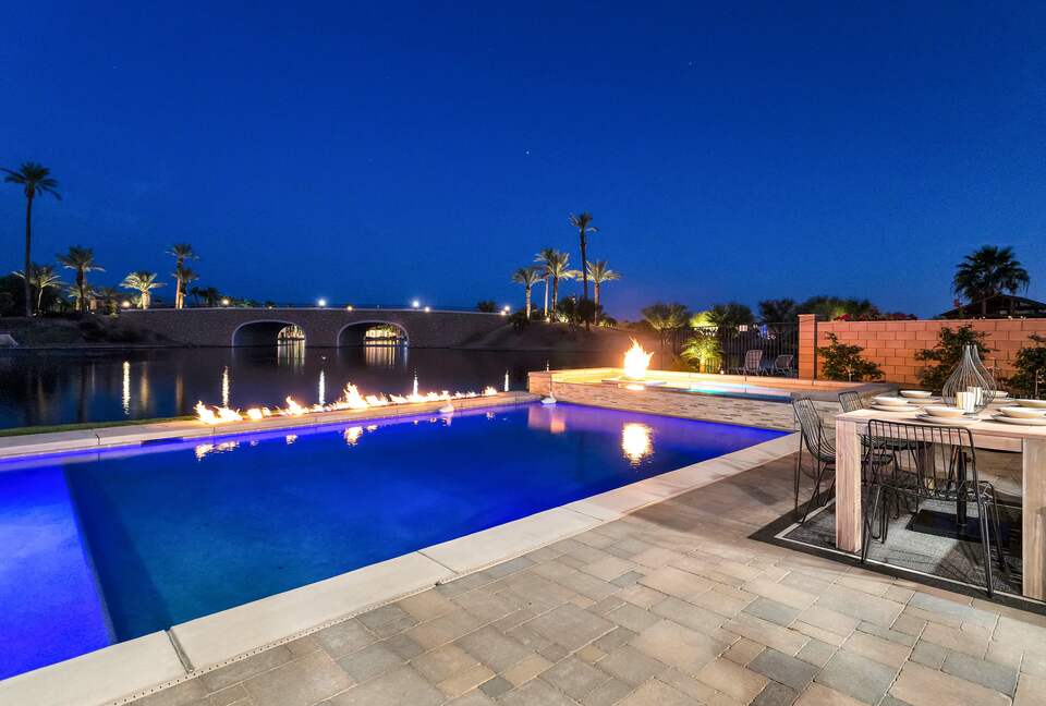 Tramonto Sul Lago Amazing Lakeside Home - Indio, California