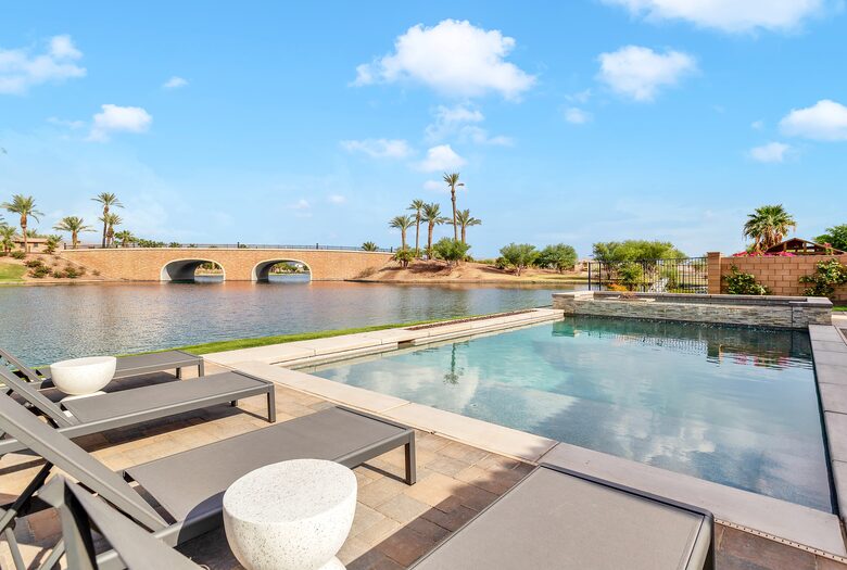 Tramonto Sul Lago Amazing Lakeside Home - Indio, California