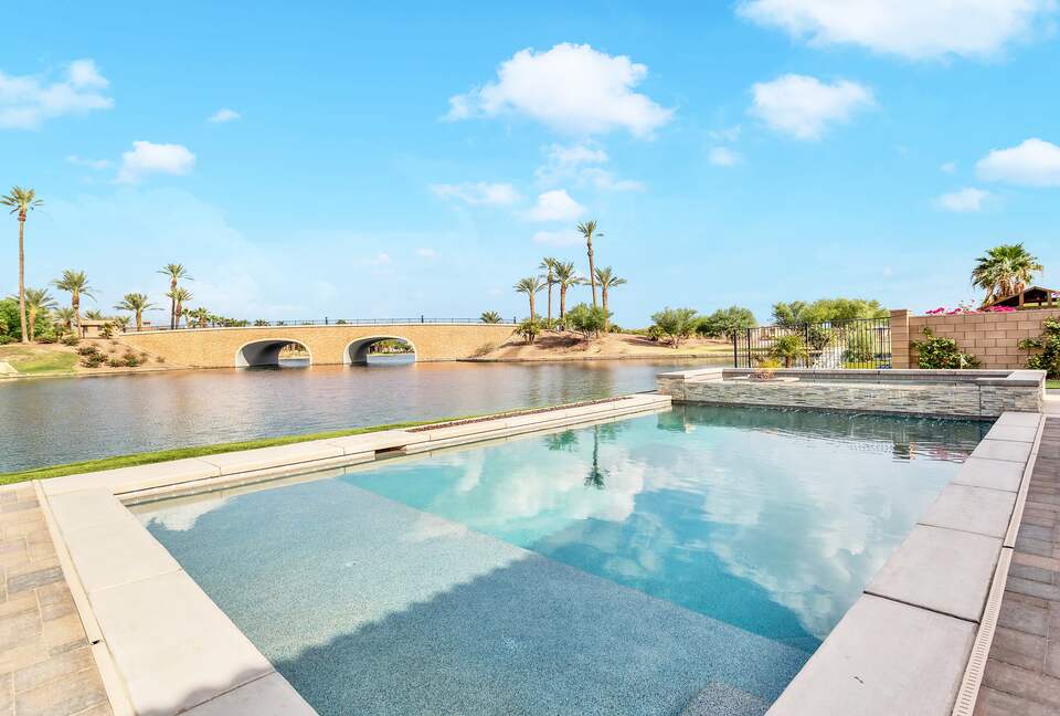 Tramonto Sul Lago Amazing Lakeside Home - Indio, California