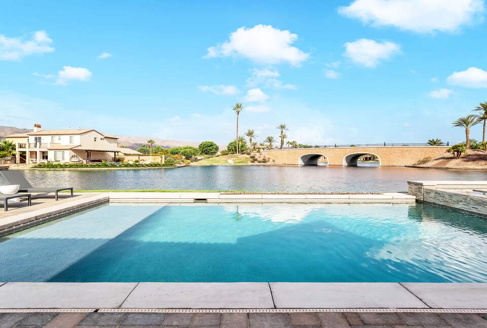 Tramonto Sul Lago Amazing Lakeside Home - Indio, California