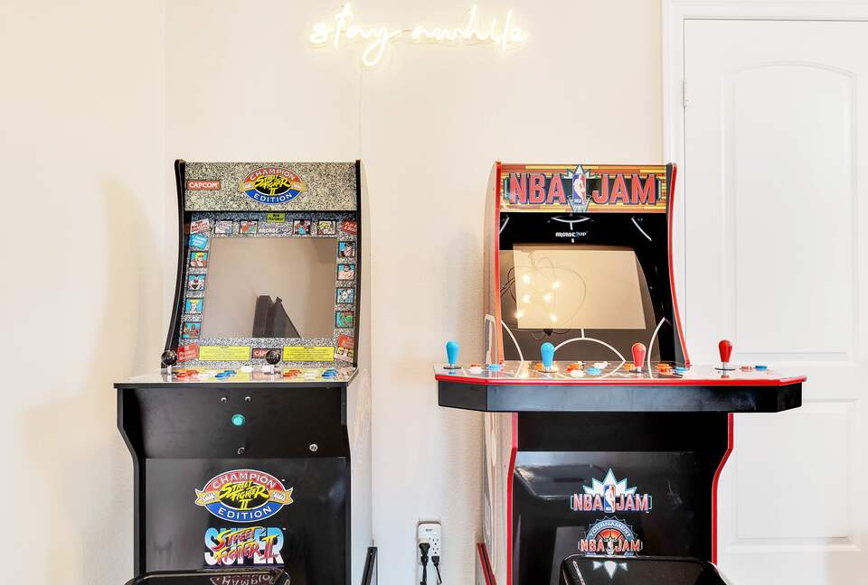 Tramonto Sul Lago Amazing Lakeside Home - Indio, California