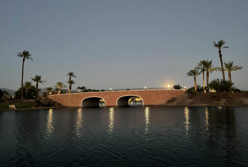 Tramonto Sul Lago Amazing Lakeside Home - Indio, California