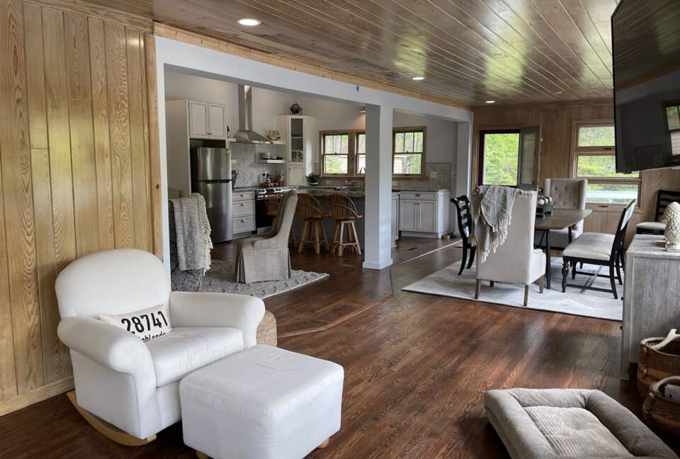 Highlands Hideaway - Highlands, North Carolina