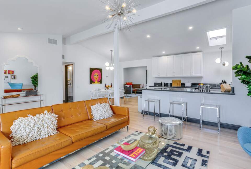 Cool and Fun Midcentury Getaway - Palm Springs, California