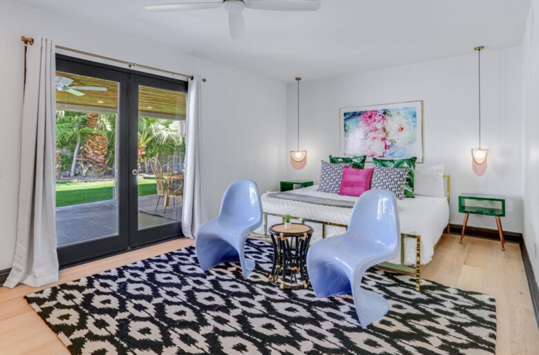 Cool and Fun Midcentury Getaway - Palm Springs, California