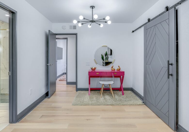 Cool and Fun Midcentury Getaway - Palm Springs, California