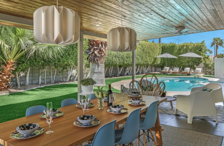 Cool and Fun Midcentury Getaway - Palm Springs, California