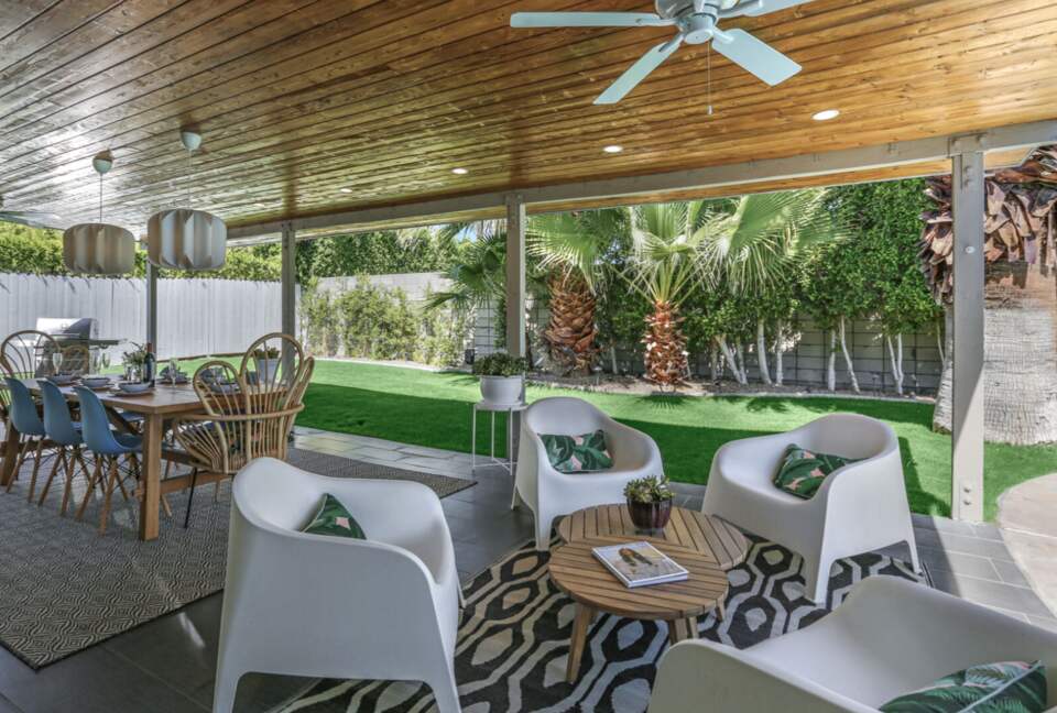 Cool and Fun Midcentury Getaway - Palm Springs, California