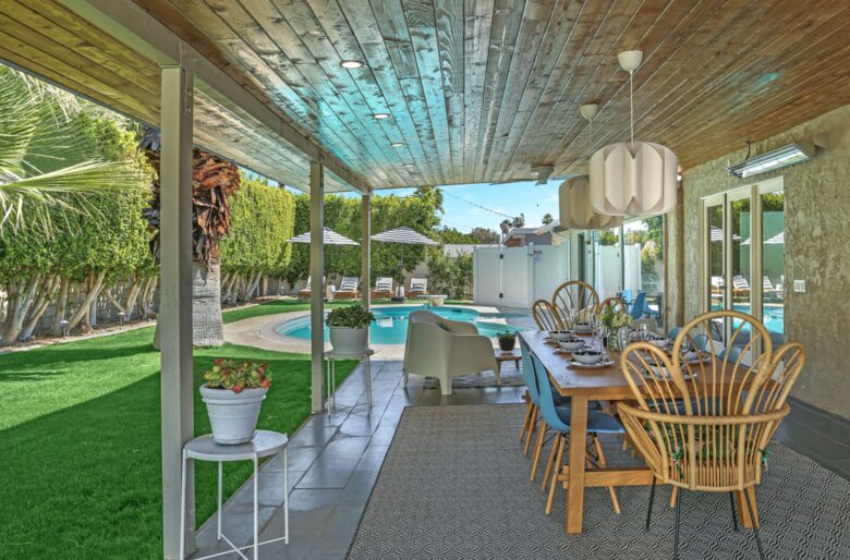 Cool and Fun Midcentury Getaway - Palm Springs, California