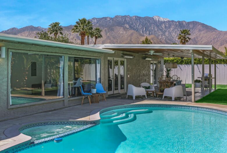 Cool and Fun Midcentury Getaway - Palm Springs, California