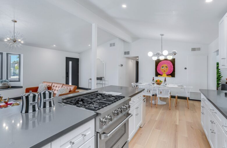 Cool and Fun Midcentury Getaway - Palm Springs, California