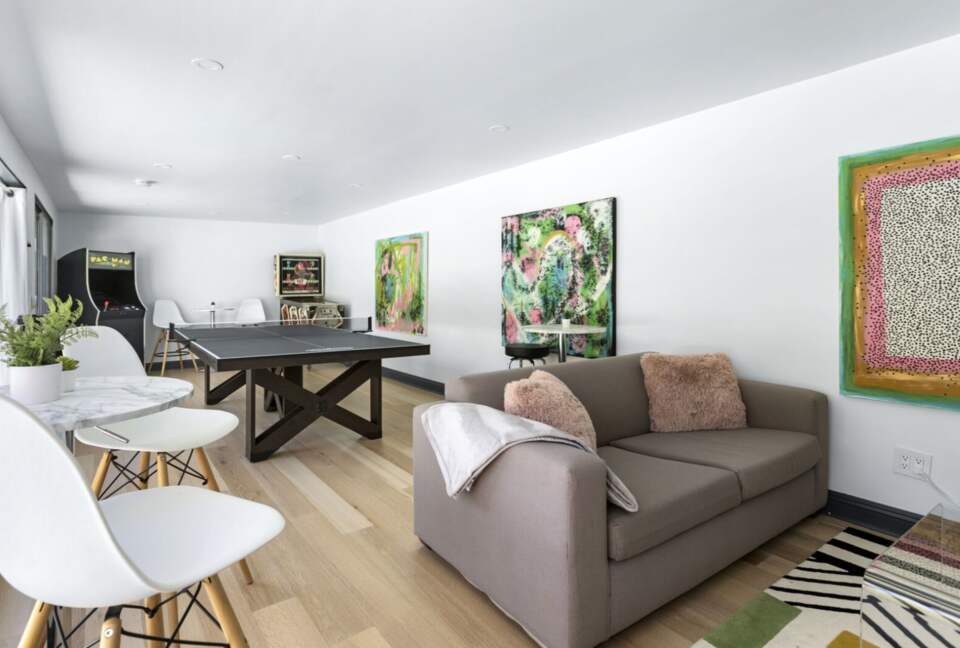 Cool and Fun Midcentury Getaway - Palm Springs, California