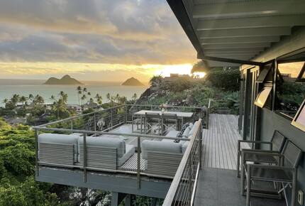 Sweeping Postcard Views of the Mokulua Islands - Kailua, Hawaii