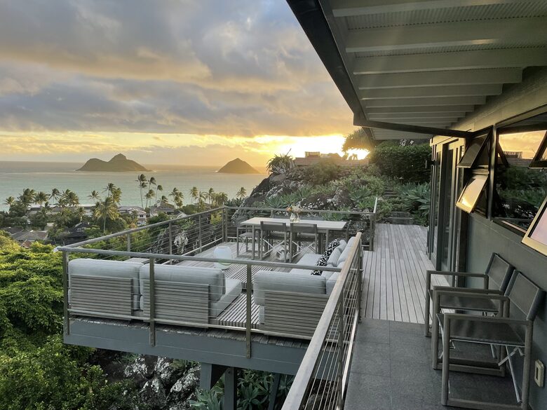 Sweeping Postcard Views of the Mokulua Islands - Kailua, Hawaii