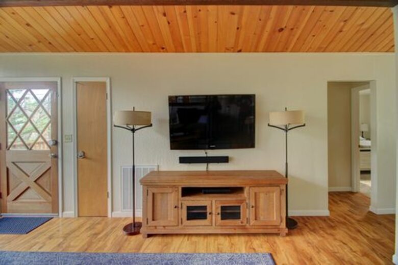 Cabin with Soaring Windows and Hot Tub Near Yosemite - Groveland, California