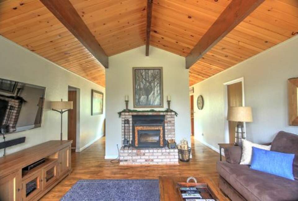 Cabin with Soaring Windows and Hot Tub Near Yosemite - Groveland, California